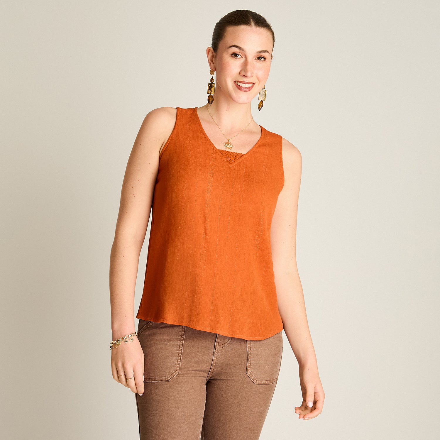 Peto Naranjo Sin Mangas Elasticidad Nula Sin Forro Calce Normal Tela Plano